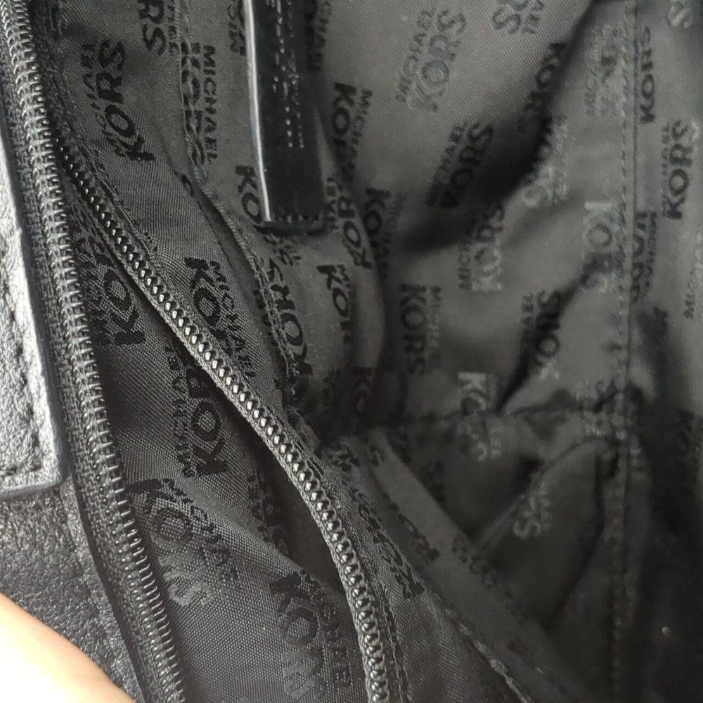 Michael Kors Hamilton Bag - Picture 9 of 10
